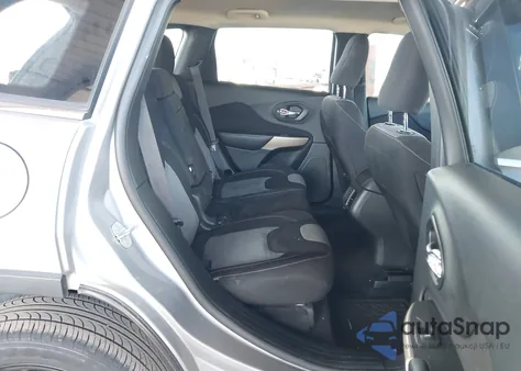 2018 Jeep Cherokee Latitude Fwd z USA, uszkodzony, nr VIN 1C4PJLCB3JD537529